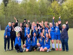 U-19 Mädels sind Hamburger Meisterinnen 2026. Angela und ihr Team coachten unsere jungen Spielerinnen zum tollen Erfolg in Ihrer starken Gruppe.